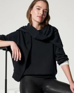 AirEssentials Crew Pullover In Very Black