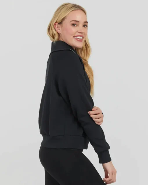 AirEssentials Half-Zip Pullover In Very Black