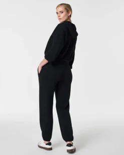 AirEssentials Jogger Pant In Very Black