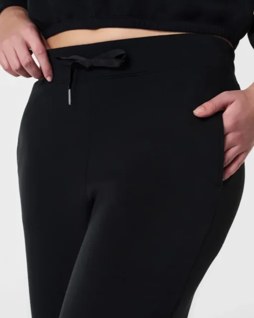 AirEssentials Jogger Pant In Very Black
