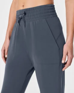 AirEssentials Tapered Pant In Dark Storm