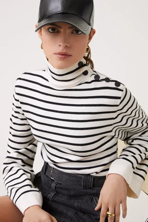 Piriac High Neck Sweater In Blanc/Casse