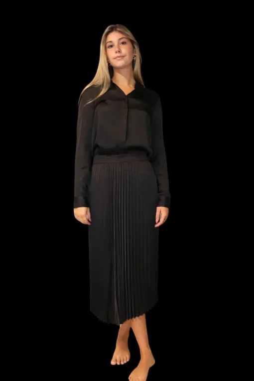 Sarah Pleat Skirt In Black