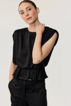 Saylor Top In Black
