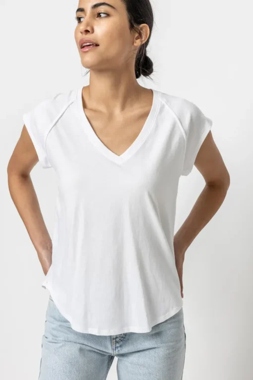 V-Neck Raglan Tee In White